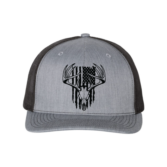 deer skull with flag - trucker cap (embroidered)